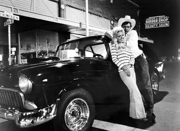 Mel's Drive In American Graffiti 4x6 Photo – Hot Rod Chevy Impala Cruising Scene