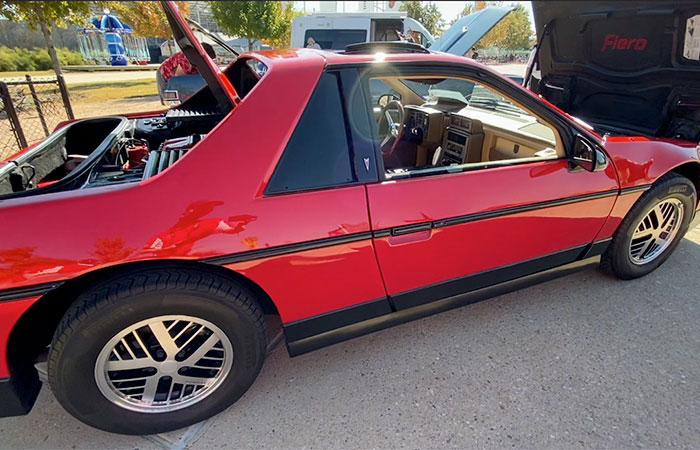 Retro 1986 Pontiac Fiero
