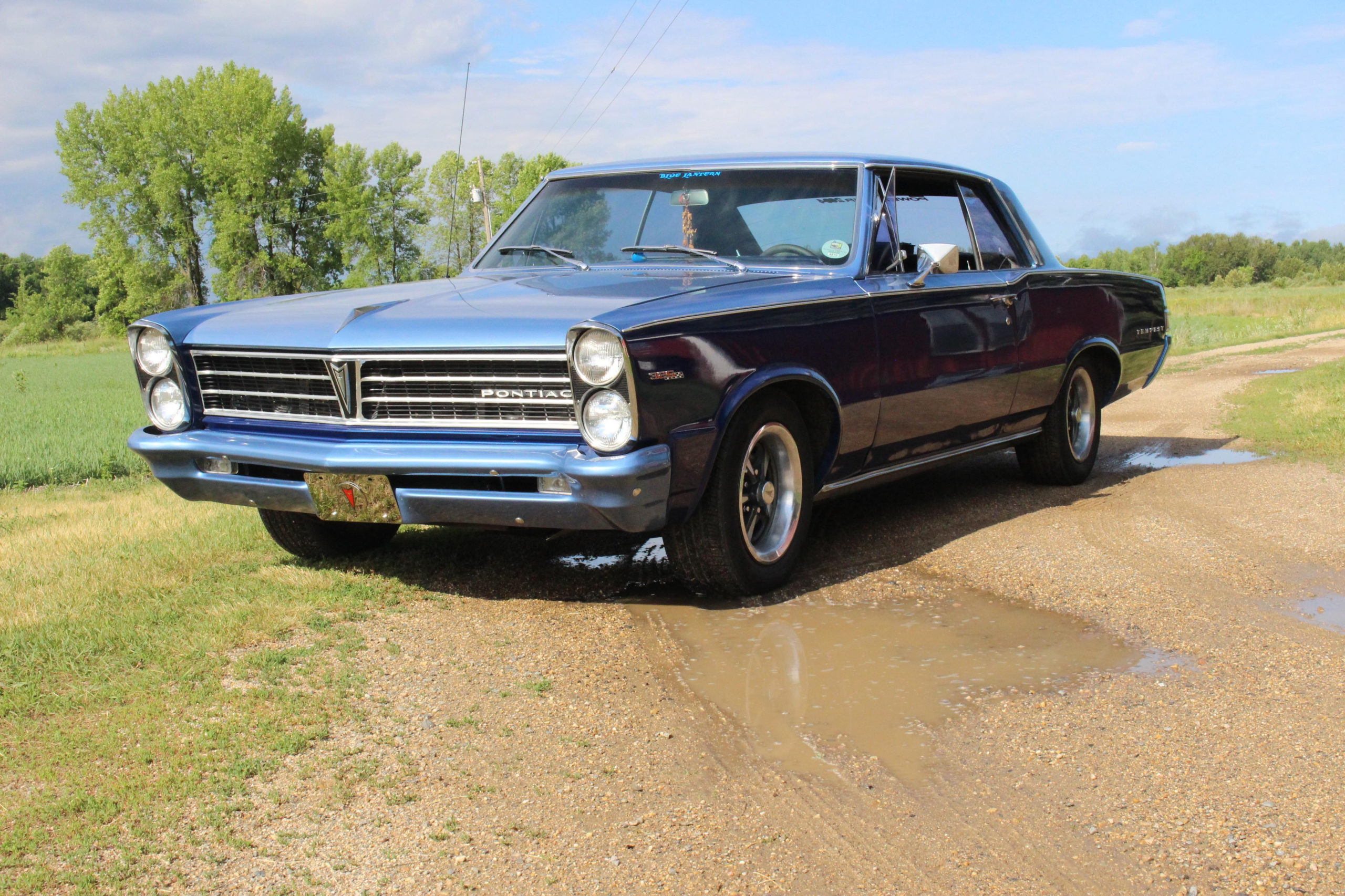 front side view pontiac tempest